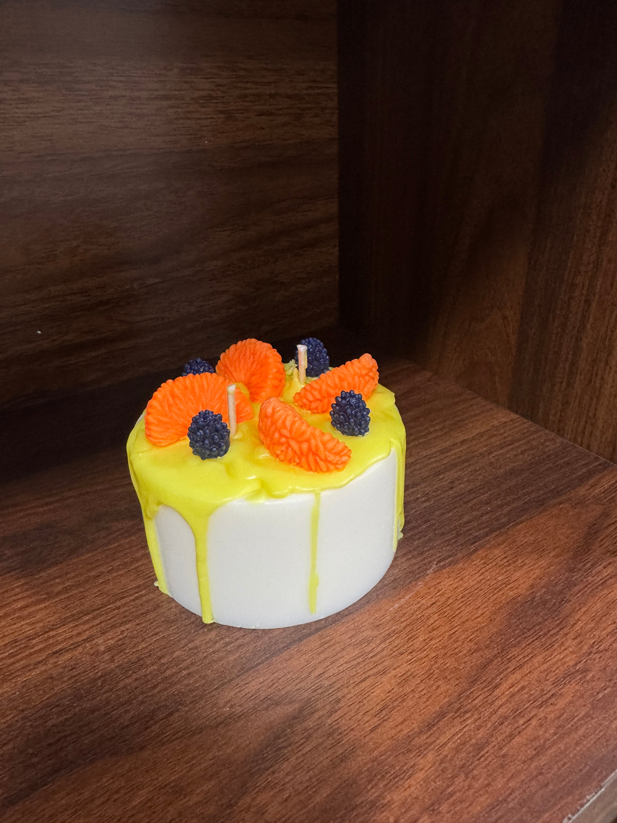 Mandarin & Berry Cake